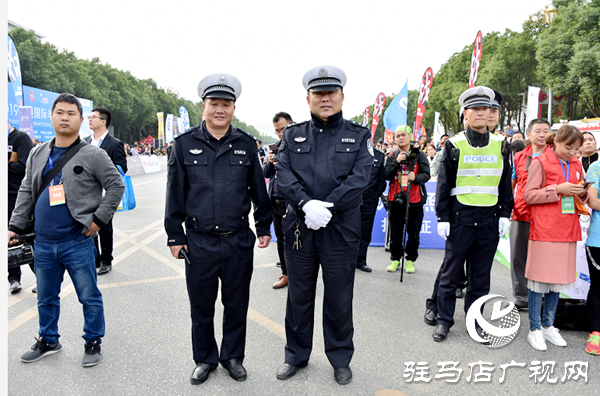 平輿縣公安局出色完成上河城•2019平輿國際半程馬拉松賽的安保任務