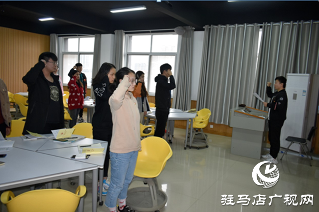 黃淮學院動畫學院舉行“不忘初心、牢記使命”主題黨日活動