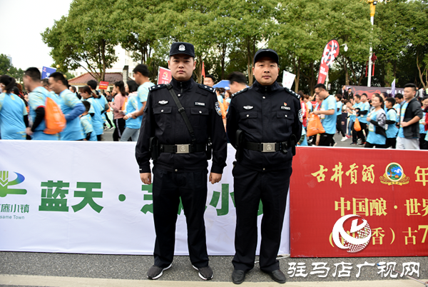 平輿縣公安局出色完成上河城•2019平輿國際半程馬拉松賽的安保任務