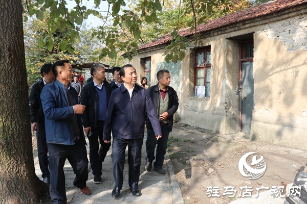 戚存杰一行到駐馬店廣播電視臺 駐馬店日報社看望慰問新聞工作者