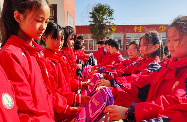 手拉手愛同行 心連心共成長