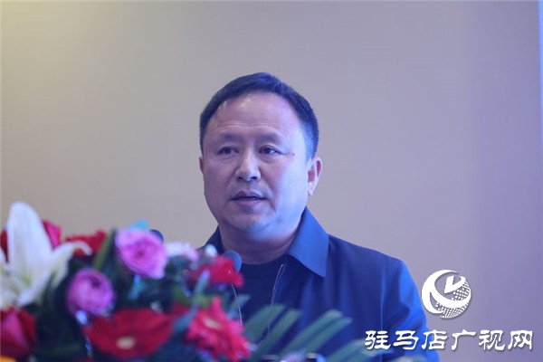 駐馬店市企業(yè)家協會會長王海洲傾情講授新形勢下企業(yè)品牌定位助力會員企業(yè)轉型升級