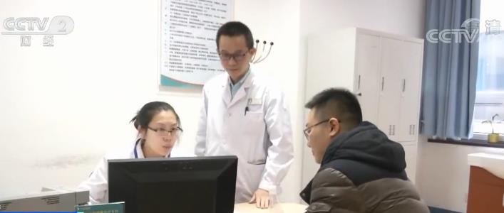 我國人均預(yù)期壽命提高到77歲 個(gè)人衛(wèi)生支出比重降至30%以下