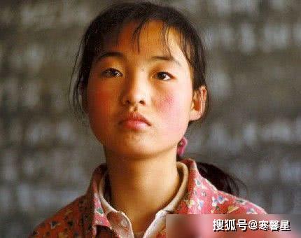 《一個也不能少》的魏敏芝近況，嫁給了美籍華人，定居美國變成胖大媽 