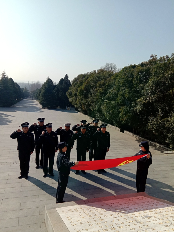 雪松派出所赴竹溝開(kāi)展主題教育活動(dòng)