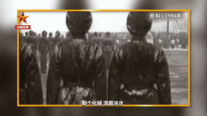 齊短發(fā)、“S彎”……新中國第一批受閱女兵的標配發(fā)型，好美！ 