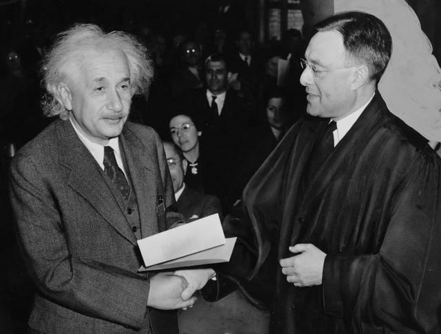 話說世界系列：20世紀的神話，愛因斯坦