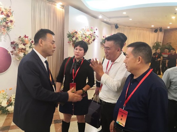 海南省駐馬店商會成立儀式在?？谑信e行 五龍口酒為成立儀式指定用酒