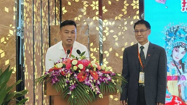 海南省駐馬店商會成立儀式在?？谑信e行 五龍口酒為成立儀式指定用酒