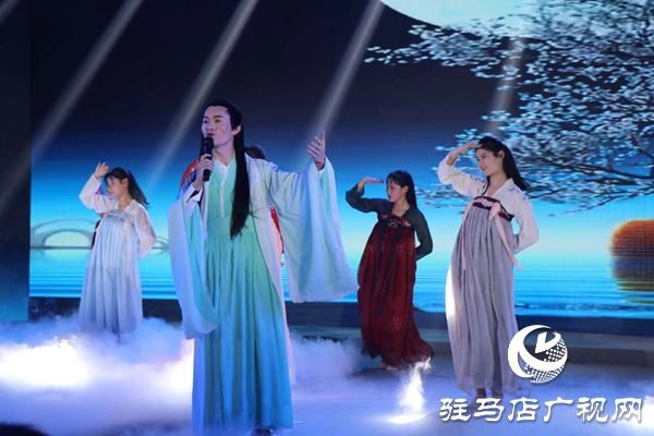 駐馬店廣播電視臺(tái)迎新年演唱會(huì)華麗上演