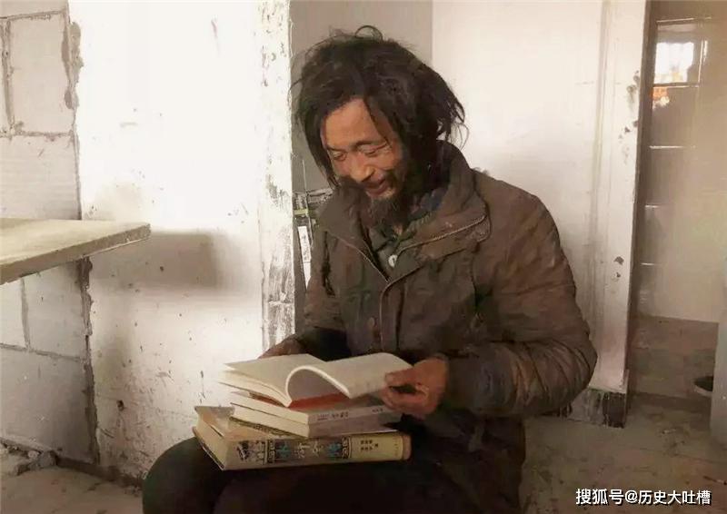  “流浪大師”沈巍曾衣衫襤褸，如今的生活卻發(fā)生了翻天覆地的變化 