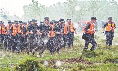 風(fēng)雨見證，軍人本色