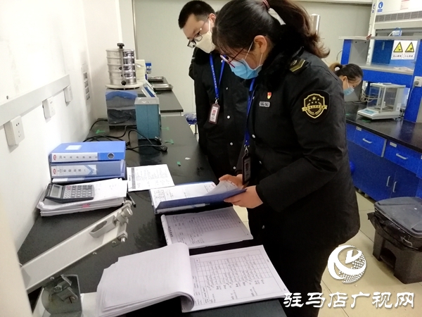 90后執(zhí)法隊(duì)：因?yàn)槟贻p，所以擔(dān)當(dāng)；因?yàn)樨?zé)任，所以奉獻(xiàn)