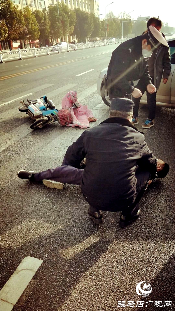 遂平縣公安局巡特警大隊(duì)及時(shí)救助受傷群眾