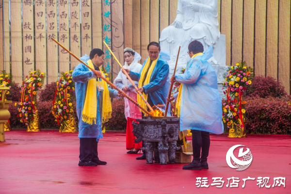 庚子年嫘祖故里拜祖大典舉行 海內(nèi)外嫘祖兒女網(wǎng)絡共拜人文女祖 