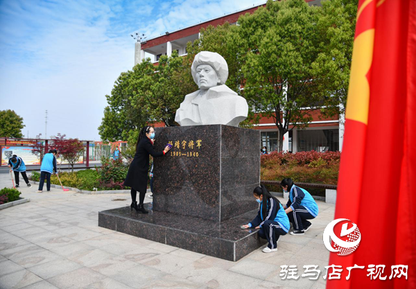 駐馬店市第三中學(xué)開展清明祭英烈活動(dòng)