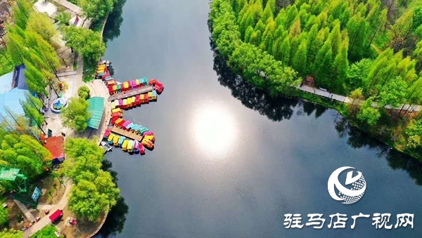 春風拂“蘇堤”，游人醉“斷橋”，四月的天中美景似江南