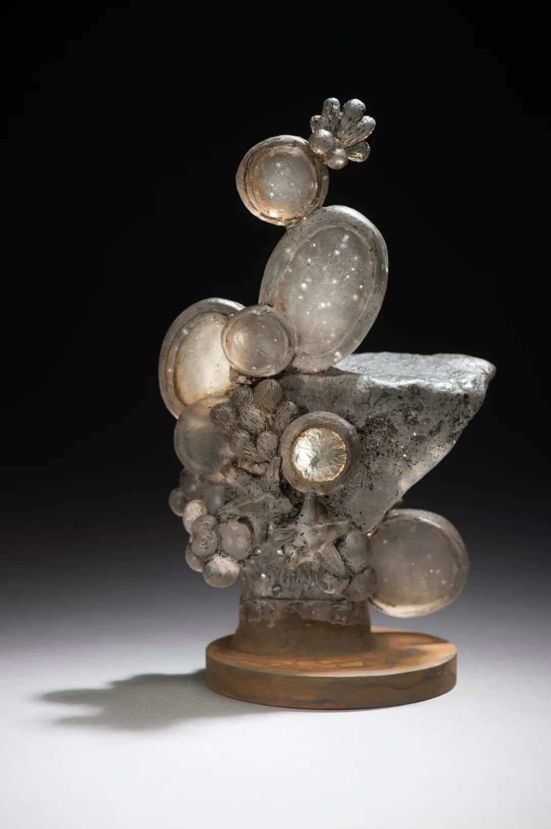 85后中國(guó)姑娘玩玻璃震驚日本，斬獲藝術(shù)大獎(jiǎng)，驚艷數(shù)萬(wàn)網(wǎng)友：玻璃還能這么玩？ 