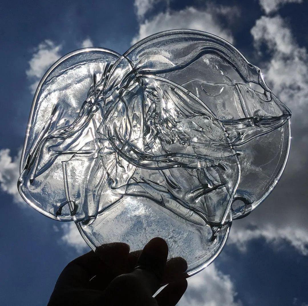 85后中國(guó)姑娘玩玻璃震驚日本，斬獲藝術(shù)大獎(jiǎng)，驚艷數(shù)萬(wàn)網(wǎng)友：玻璃還能這么玩？ 