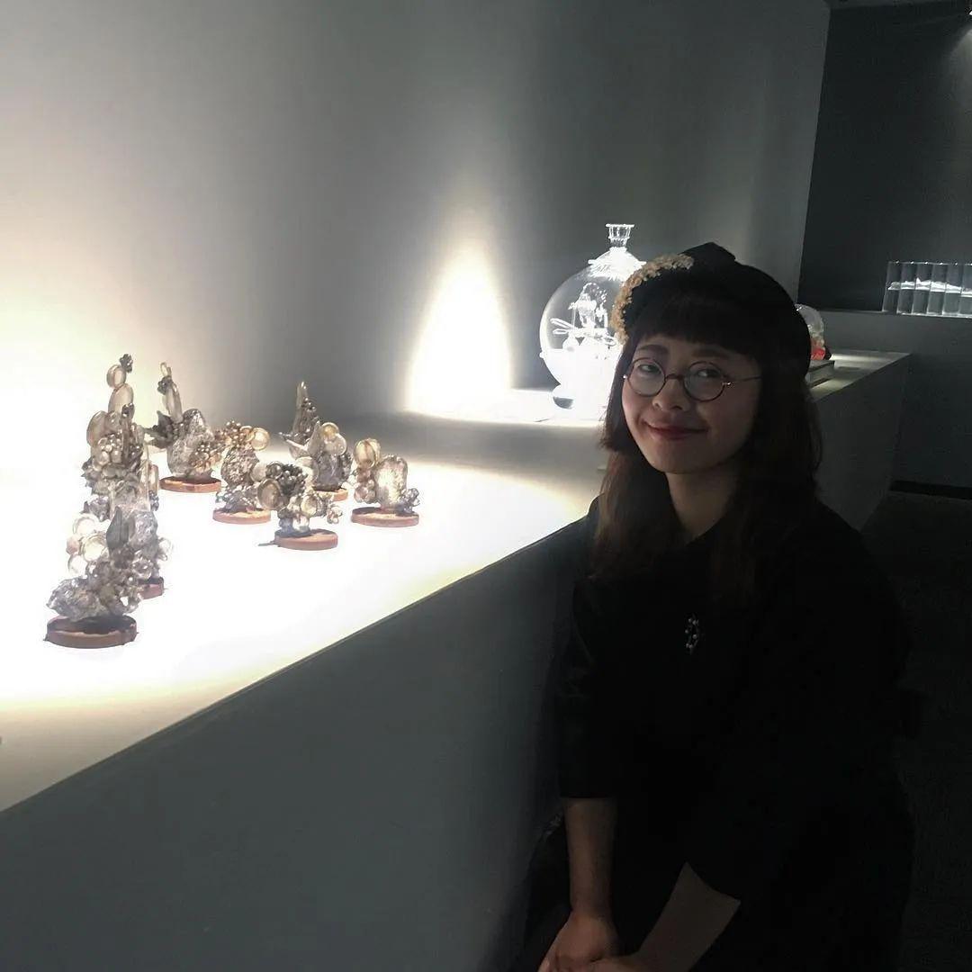 85后中國(guó)姑娘玩玻璃震驚日本，斬獲藝術(shù)大獎(jiǎng)，驚艷數(shù)萬(wàn)網(wǎng)友：玻璃還能這么玩？ 