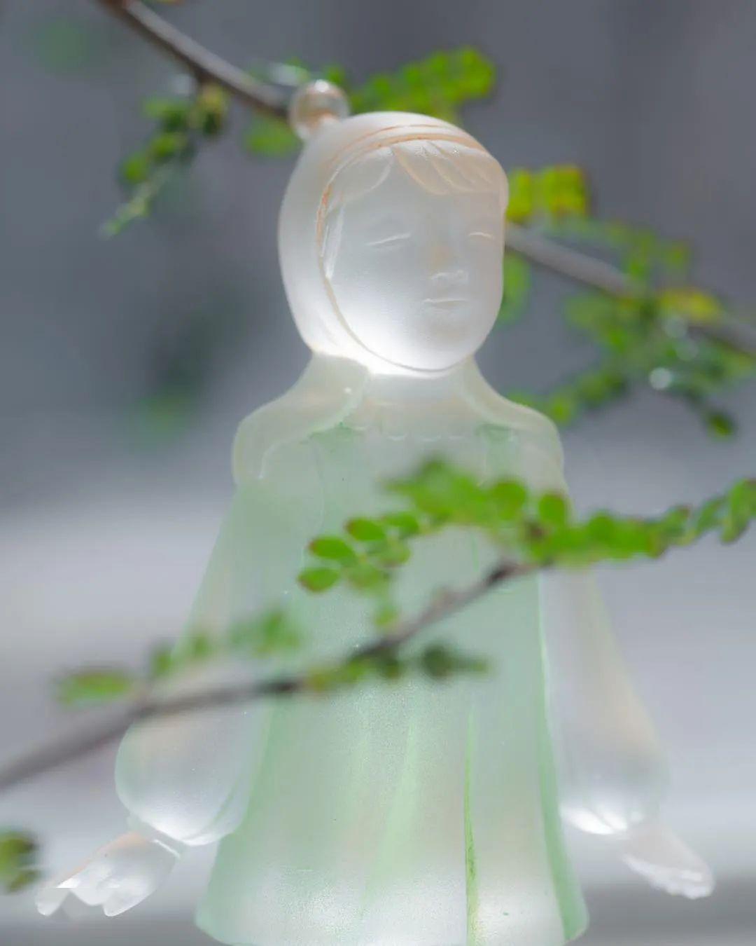 85后中國(guó)姑娘玩玻璃震驚日本，斬獲藝術(shù)大獎(jiǎng)，驚艷數(shù)萬(wàn)網(wǎng)友：玻璃還能這么玩？ 