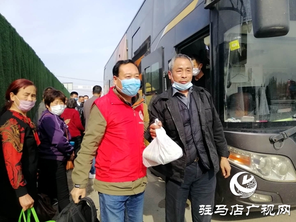 流浪24年，王洪偉終于回家了