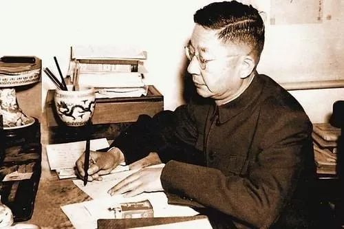 老舍：書(shū)的種類(lèi)很多，能和我有交情的可很少