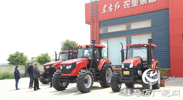 駐馬店市農機市場迎來銷售旺季