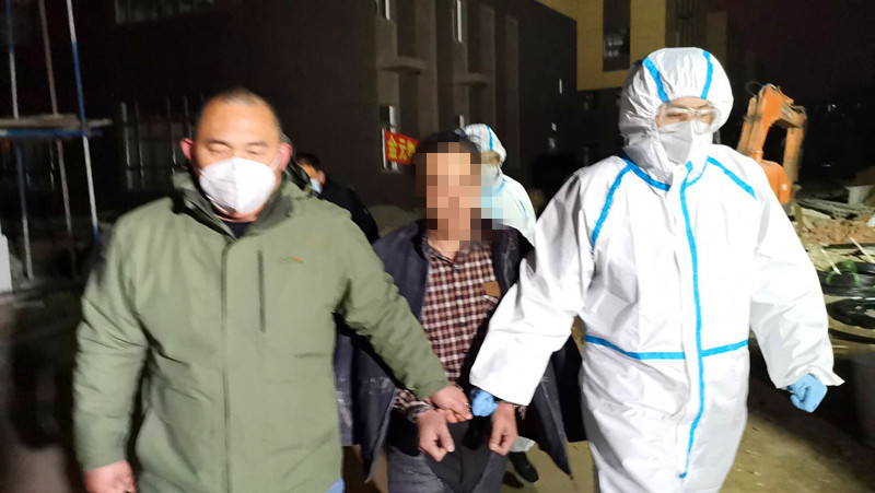 深夜行兇并捆綁死者妻子，潛逃28年的他終于落網了！