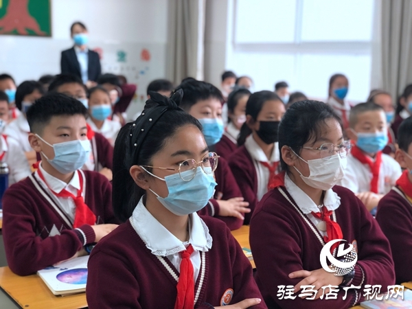 駐馬店市初中全面復(fù)學(xué)！小學(xué)高年級(jí)復(fù)學(xué)！同桌回來(lái)啦！