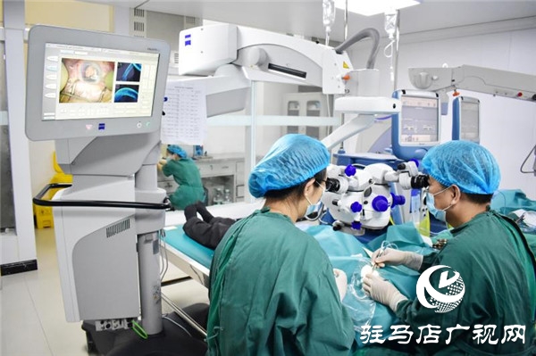  駐馬店眼科醫(yī)院引進全新的蔡司OCT導(dǎo)航顯微鏡