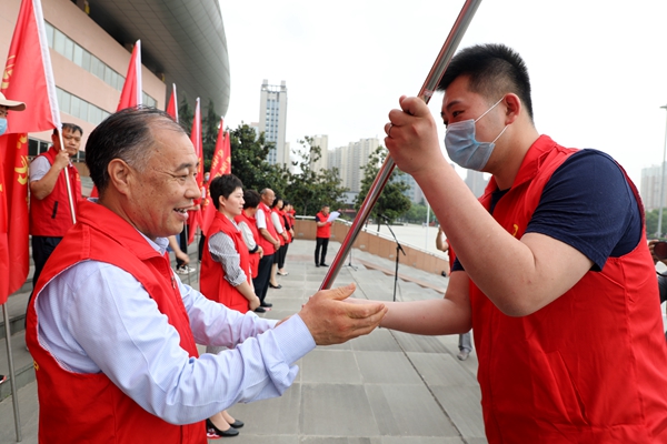駐馬店志愿者：向鄉(xiāng)村進發(fā)！
