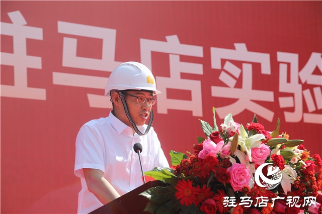 駐馬店實(shí)驗(yàn)小學(xué)(西校區(qū))封頂 確保能夠于9月份順利竣工