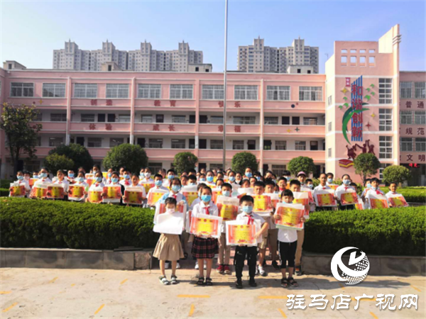  駐馬店市第二十四小學(xué)開展“筆墨抒懷，共抗疫情”活動