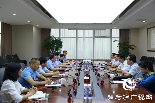 市住房公積金中心聯(lián)合置地房地產(chǎn)集團(tuán) 開展誠信守法主題實(shí)踐活動