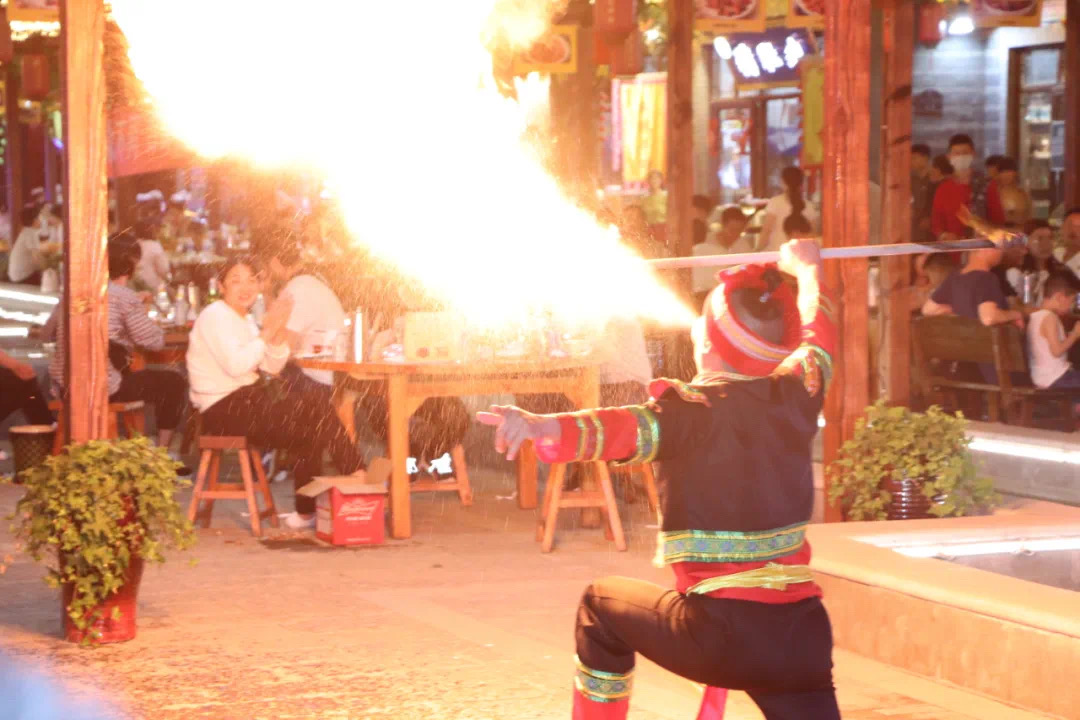 交2萬(wàn)抵5萬(wàn)！皇家驛站景區(qū)旺鋪即買(mǎi)即收租，立馬當(dāng)房東！