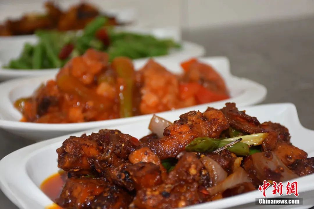 自制芯片、印章…這些高校畢業(yè)禮物“硬核”又暖心