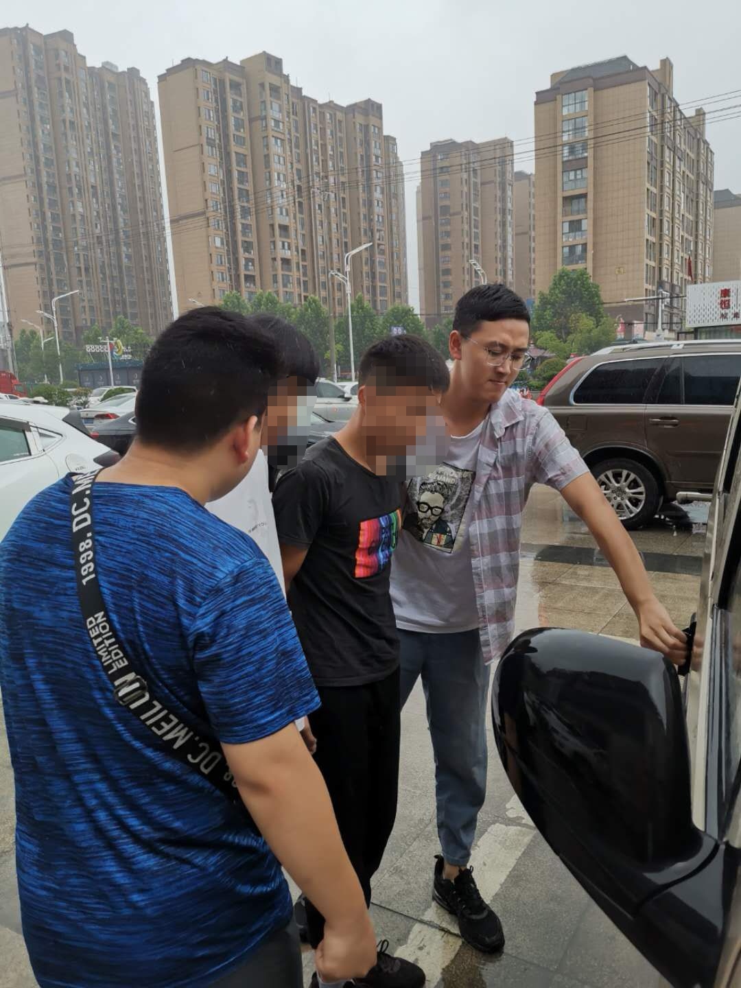 調(diào)取7萬(wàn)張監(jiān)控照片，對(duì)比5000輛面包車，駐馬店這個(gè)派出所把盜賊緝拿歸案！