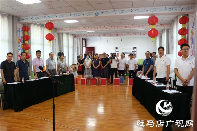 泌陽(yáng)縣教師進(jìn)修學(xué)校舉辦迎七一“頌黨恩、跟黨走”朗誦會(huì)