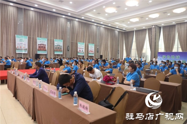 “根博士”四驅(qū)肥首屆財(cái)富論壇上“根博士”四驅(qū)肥訂單超過一萬(wàn)噸