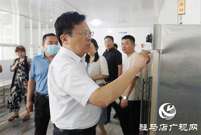 “誰讓老百姓吃的不安全，我們就讓誰過的不舒坦！”