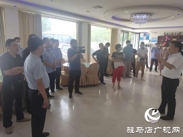 “誰讓老百姓吃的不安全，我們就讓誰過的不舒坦！”