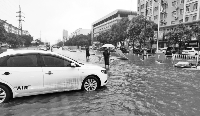 和鄭州“擦肩而過”的暴雨落在了平頂山、漯河、商丘一帶