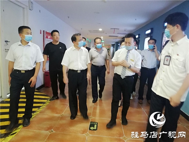 戚存杰一行實地調研中心城區(qū)影院復工復業(yè)情況