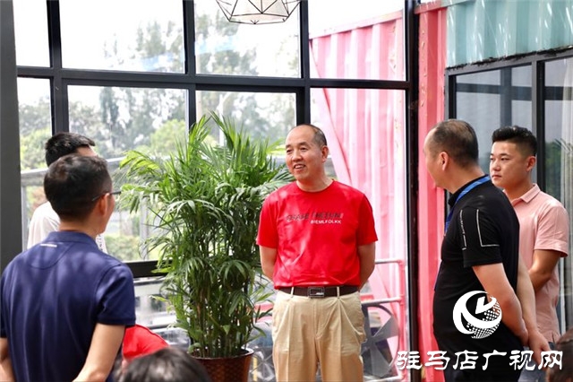 全國(guó)人大代表、“農(nóng)民工司令”張全收蒞臨云創(chuàng)谷科技產(chǎn)業(yè)園考察指導(dǎo)