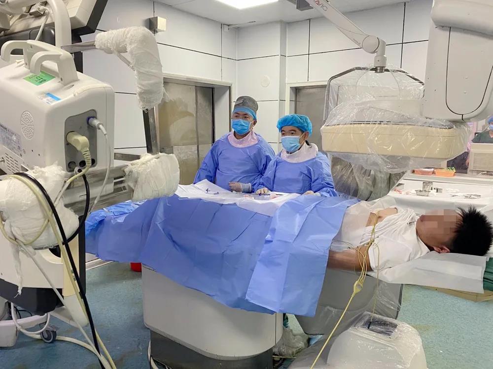 14歲中學(xué)生反復(fù)頭痛頭暈，市中心醫(yī)院專家為其解除病痛