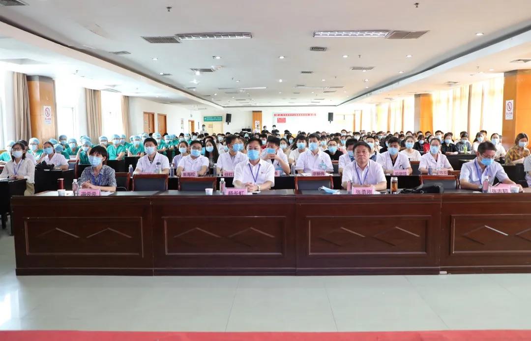 腔鏡下傳遞豆子、剝葡萄、剪圓圈、縫合打結(jié) ——駐馬店市中心醫(yī)院舉辦2020年腔鏡基本操作技能競賽