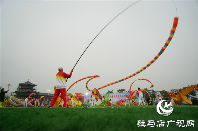 駐馬店“體彩杯”七人制足球賽開賽 雨中燃爆運(yùn)動激情