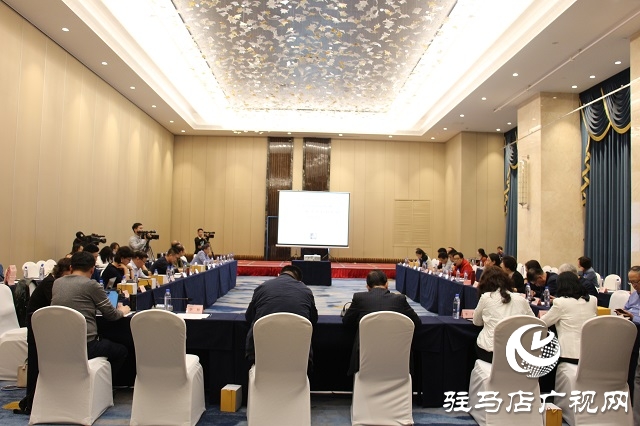 “科教影視論壇”讓2020中國農民豐收節(jié)——第三屆中國農民電影節(jié)“增收