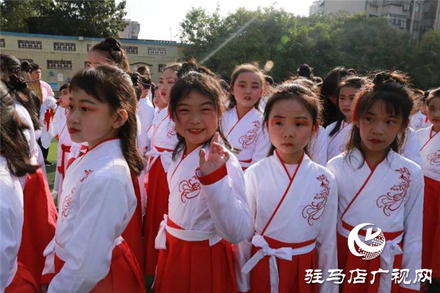 駐馬店市實驗小學傳統(tǒng)演出令人稱贊